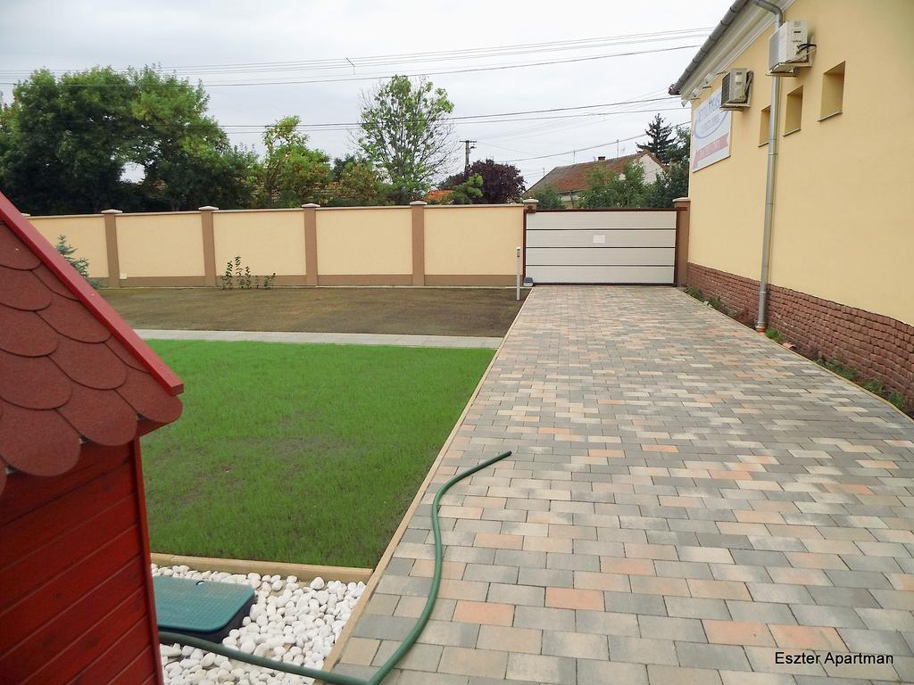 Eszter Apartman Bekescsaba Exterior foto