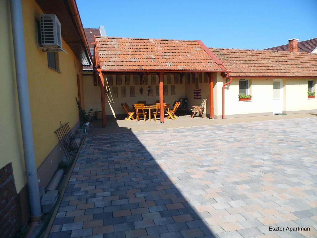 Eszter Apartman Bekescsaba Exterior foto