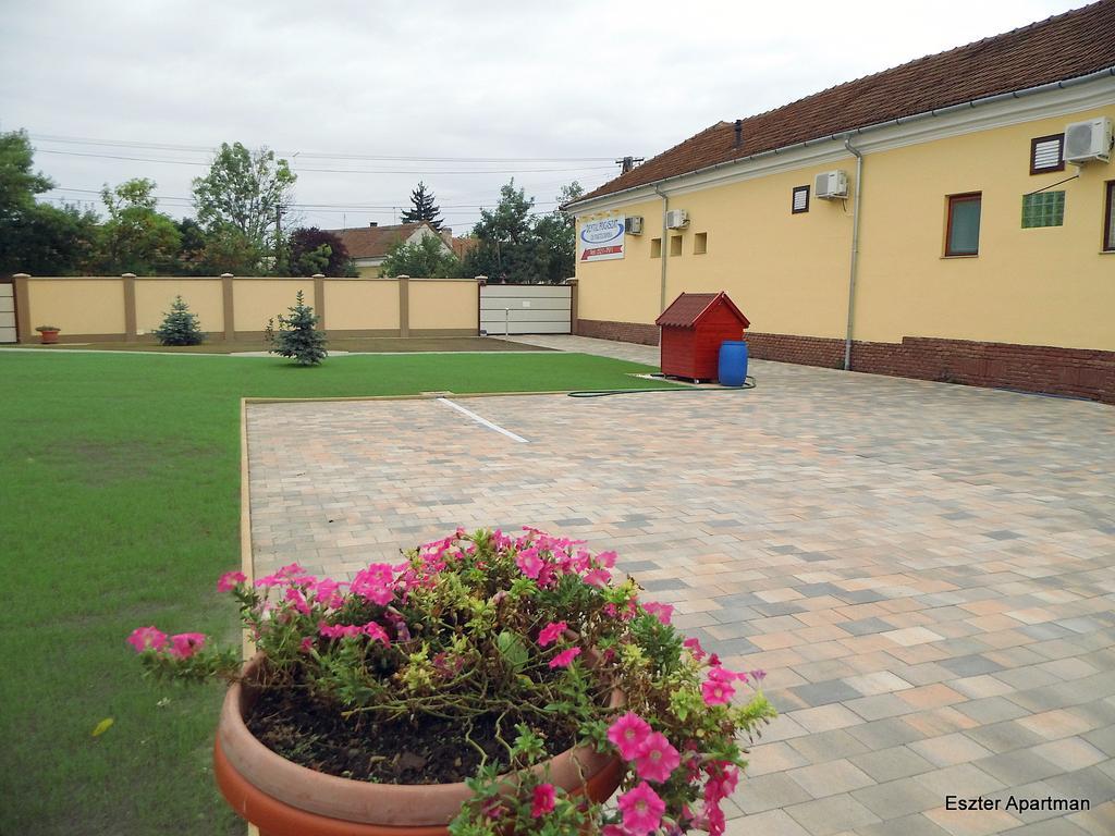 Eszter Apartman Bekescsaba Exterior foto